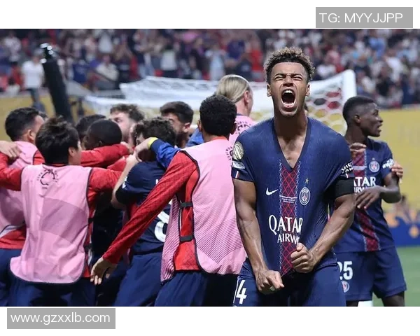 国王杯精彩对决巴黎圣日耳曼大胜曼联乌龙球成比赛转折点分析